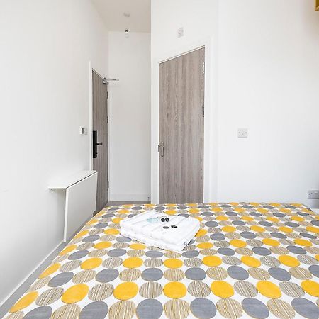 Victorian Beauty With Private Toilet And Shower Near Tube Station Londen Buitenkant foto