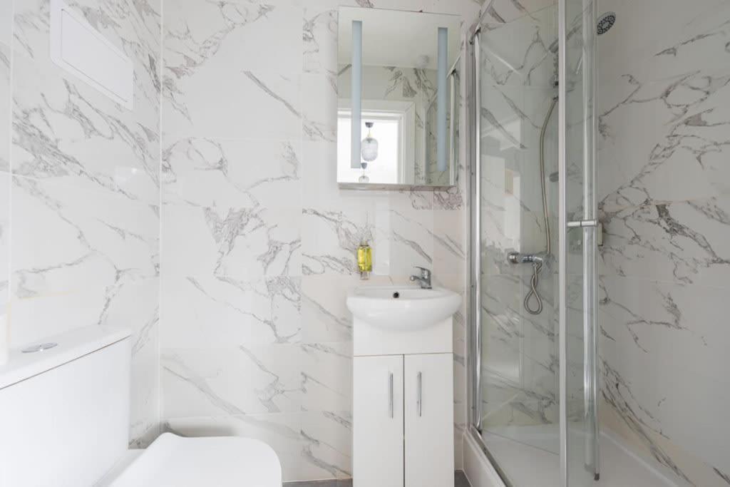 Victorian Beauty With Private Toilet And Shower Near Tube Station Londen Buitenkant foto